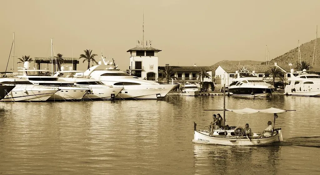 Botel Alcudiamar - Alojamiento Para Navegantes Port de Alcudia  Otel